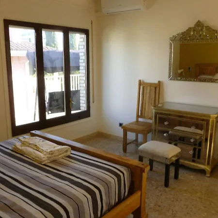 Casa Cerca De La Playa Y Totalmente Reformada
